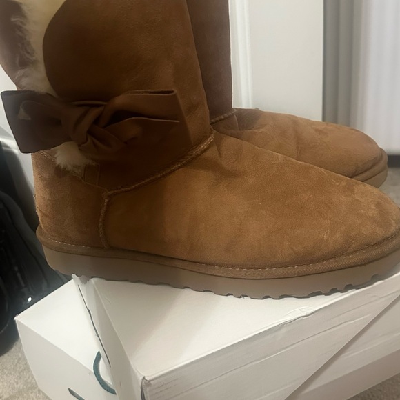 UGG Brown Boots with Bow Accent - Picture 4 of 17